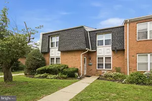 2045 Harbour Dr, Palmyra, NJ 08065 - Photo 1