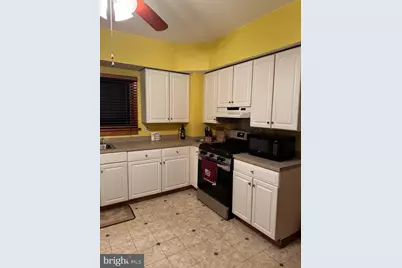 323 4th W, Florence, NJ 08518 - Photo 2