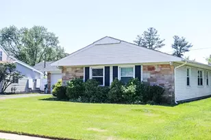 18 Holton Ln, Willingboro, NJ 08046 - Photo 2