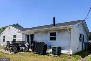 18 Holton Ln, Willingboro, NJ 08046 - Photo 34