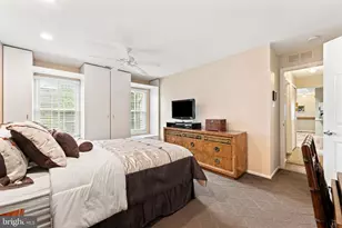 2402B Shurlock Ct, Mount Laurel, NJ 08054 - Photo 22
