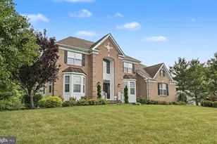 228 Leffler Cir, Florence, NJ 08518 - Photo 2