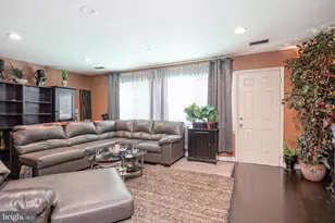 28 Blueberry Ln, Willingboro, NJ 08046 - Photo 2