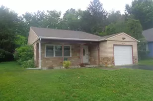 31 Gramercy Pl, Southampton, NJ 08088 - Photo 2