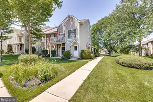 5711 Adelaide Dr, Mount Laurel, NJ 08054 - Photo 2