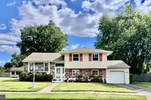 7 Cedar Mill Ln, Mount Holly, NJ 08060 - Photo 2
