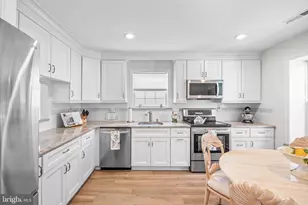 3 Marina Ct, Mount Laurel, NJ 08054 - Photo 6