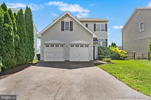 117 Arrowhead Dr, Burlington, NJ 08016 - Photo 2