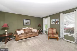 101 Handler Dr, Burlington Township, NJ 08016 - Photo 6