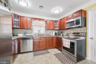 7 Boxwood Ln, Willingboro, NJ 08046 - Photo 4