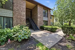 10 W Bluebell Ln, Mount Laurel, NJ 08054 - Photo 2