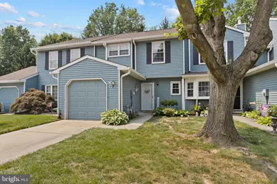 7 Fairfax Court, Bordentown, NJ 08505 - Photo 2