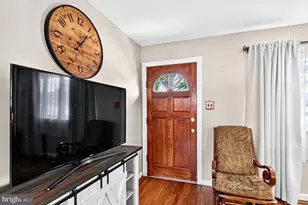 207 S Garden Blvd, Edgewater Park, NJ 08010 - Photo 2