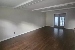 206 Stevenson Ave, Beverly, NJ 08010 - Photo 2