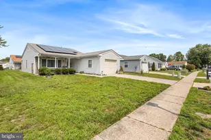 67 Chatham Pl, Southampton, NJ 08088 - Photo 2