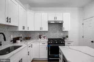 25 S Holly Ave, Maple Shade, NJ 08052 - Photo 12