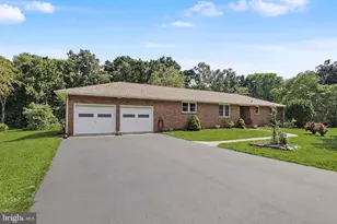 2048 Bustleton Rd, Burlington, NJ 08016 - Photo 4
