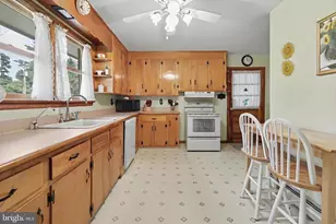 2048 Bustleton Rd, Burlington, NJ 08016 - Photo 14