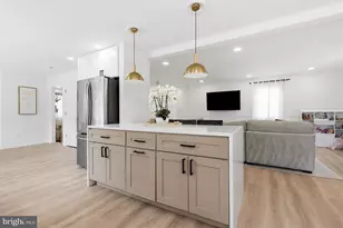 101 Williamsburg Way, Mount Laurel, NJ 08054 - Photo 14