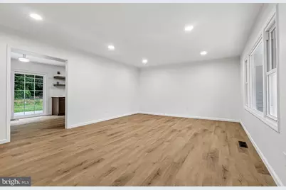 86 E River Drive, Willingboro, NJ 08046 - Photo 6