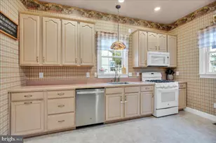 130 E Hancock St, Riverside, NJ 08075 - Photo 10