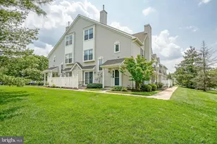 305 Oliphant Ln, Mount Laurel, NJ 08054 - Photo 2