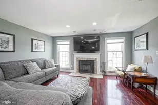305 Oliphant Ln, Mount Laurel, NJ 08054 - Photo 4