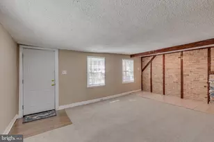 77 Mary St, Bordentown, NJ 08505 - Photo 4