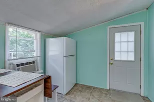 77 Mary St, Bordentown, NJ 08505 - Photo 14