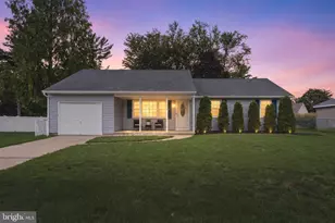 211 Tenby Chase Dr, Delran, NJ 08075 - Photo 1