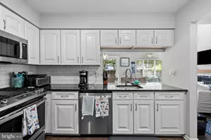 11 Kettlebrook Dr, Mount Laurel, NJ 08054 - Photo 10