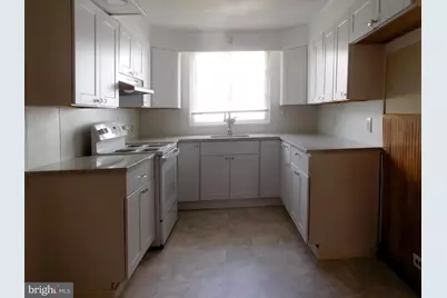 83 E 2 Nd Street E, Moorestown, NJ 08057 - Photo 2