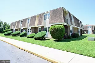 29 Florence Tollgate Pl, Burlington, NJ 08016 - Photo 1