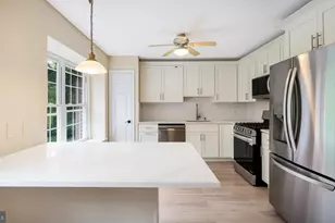 102 Sandhurst Dr, Mount Laurel, NJ 08054 - Photo 8