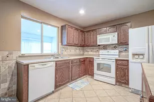 987 Westminster Dr N, Southampton, NJ 08088 - Photo 14