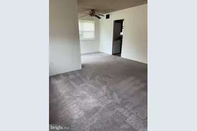 40 Florence Tollgate Place, Florence, NJ 08518 - Photo 2