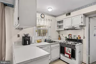 13 Gallery Ln, Willingboro, NJ 08046 - Photo 8