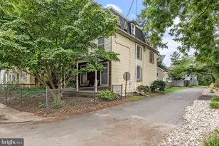 225 Van Kirk St, Beverly, NJ 08010 - Photo 2