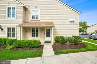 2101 Sedgefield Dr, Mount Laurel, NJ 08054 - Photo 2