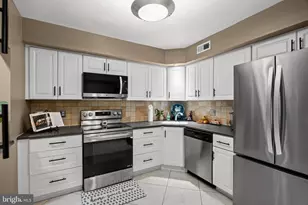 136 Lamplighter Ct, Marlton, NJ 08053 - Photo 10