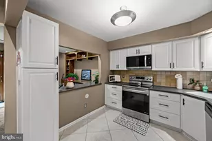 136 Lamplighter Ct, Marlton, NJ 08053 - Photo 8