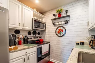 41 Sherwood Pl, Southampton, NJ 08088 - Photo 12