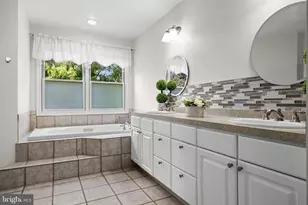 4 Candlelight Dr, Beverly, NJ 08010 - Photo 22
