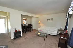 109 Mayfair Ln, Mount Laurel, NJ 08054 - Photo 2