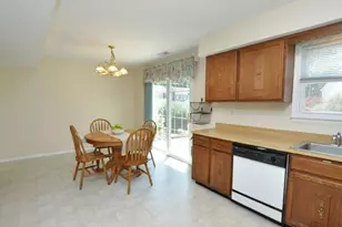 109 Mayfair Ln, Mount Laurel, NJ 08054 - Photo 6