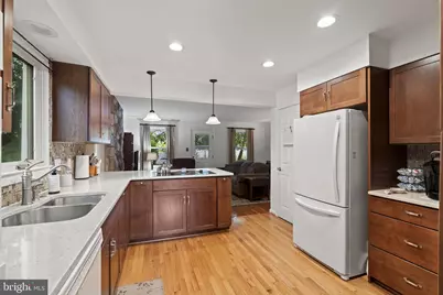 2502 Saint Charles Place, Cinnaminson, NJ 08077 - Photo 4