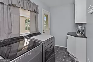 8 W Point Dr, Bordentown, NJ 08505 - Photo 24