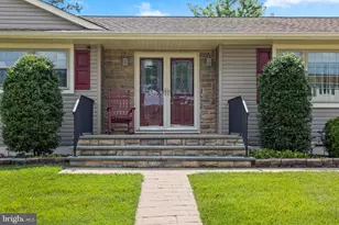 8 W Point Dr, Bordentown, NJ 08505 - Photo 4
