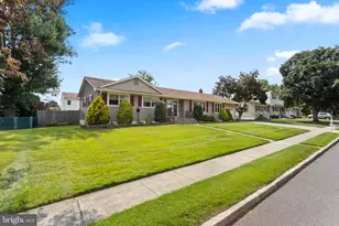 8 W Point Dr, Bordentown, NJ 08505 - Photo 2