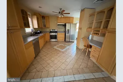 394 Croshaw Road #APT A, Wrightstown, NJ 08562 - Photo 2